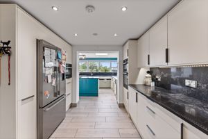 Family Kitchen- click for photo gallery